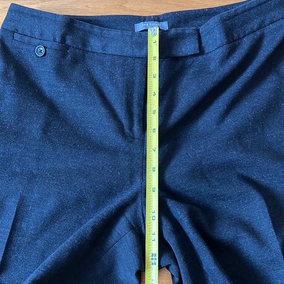 Ann Taylor Straight Leg Black Pants (lined) 98% Wool - Size 8/10 - Picture 13 of 16